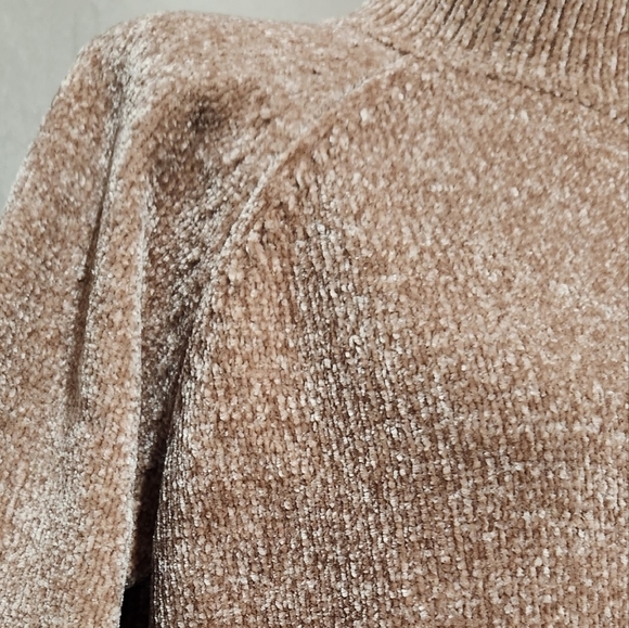 Leo & Nicole PS chenille‎ rose taupe mock turtle neck boxy fit sweater - Picture 4 of 4